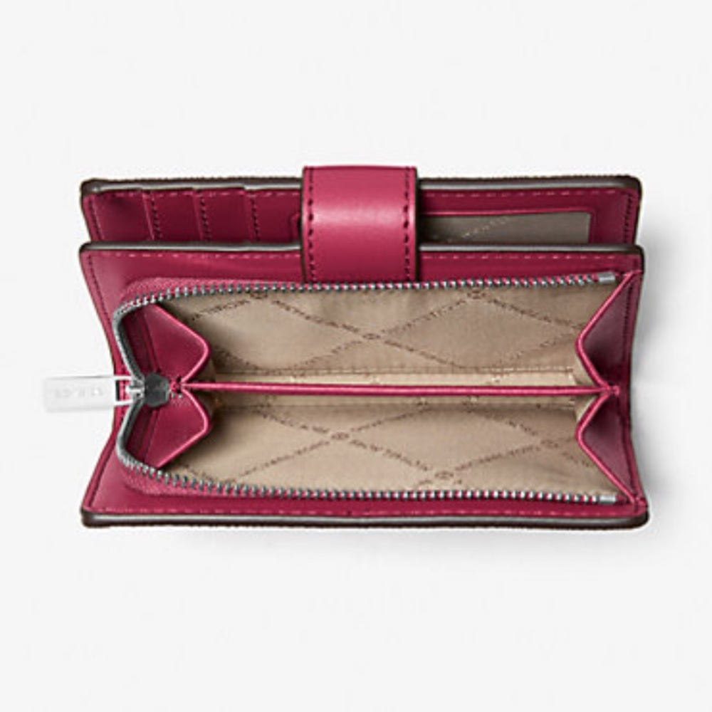 MICHAEL KORS Jet Set Medium Printed Signature Logo Bifold Wallet
Dark Raspberry - Picture 2 of 16